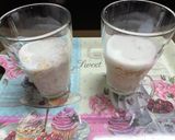 A picture of step 1 of Overnight Oats.