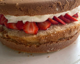 Foto del paso 5 de la receta: Torta de cumpleaños con bizcochuelo exquisita en Essen