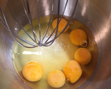 Foto del paso 4 de la receta: Bizcocho de queso muy esponjoso