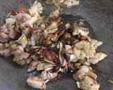 รูปขั้นตอนการทำที่ 2 ของ “ผัดกะเพราไก่ชิ้น”