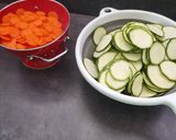 Une image de l'étape 1 de °Gratin courgettes/carottes aux petits lardons°.