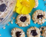 Foto langkah ke 7 dari resep Peanut Choco Thumbprint Cookies Renyah.
