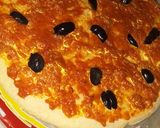 صورة لخطوة 1 من وصفة بيتزا العجينة الجاهزة 🍕