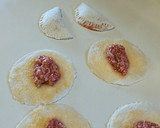 Foto del paso 2 de la receta: Empanadillas de pan al horno