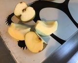 Une image de l'étape 1 de Clafoutis aux pommes et vanille à la farine de châtaigne corse.