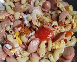 Foto langkah ke 5 dari resep Tumis Makaroni Sosis.