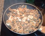Foto del paso 3 de la receta Revuelto de champiñones con gorgonzola