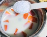 A picture of step 2 of Papaya shake.