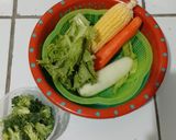 Foto langkah ke 2 dari resep Salad Sayur Bumbu Kacang.