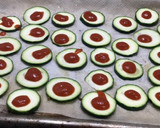 Foto del paso 2 de la receta: Minipizzas de calabacín sin lactosa