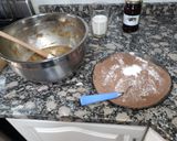 Foto del paso 2 de la receta: Muffins de cacao amargo rellenos de mermelada y chocolate blanco