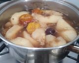 Foto del paso 3 de la receta: 🍐🥣Compota de peras, ciruela gotitas de miel y cerezas🍒