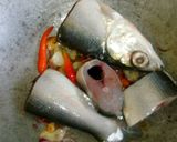 Foto langkah ke 3 dari resep Ikan bolu pallumara | bandeng kuah asam # Makassar Sul-sel.