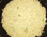 Foto langkah ke 4 dari resep Omelet Mie (Pizza Mie).