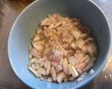 Une image de l'étape 5 de Salade de puntarelle endives rouges fenouil tomates et jambon blanc sauce oignon.