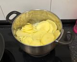Foto del paso 20 de la receta: Salchichas con cebolla al vino blanco con acompañamiento de patatas panaderas