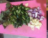 Foto langkah ke 1 dari resep Tumis pindang tongkol.