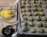 Kókuszos-mazsolás golyó, a kókusztej készítése során megmaradt masszából recept fázis 3 fotója