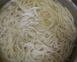 A picture of step 2 of Chicken Hakka Noodles.