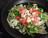 Foto del paso 6 de la receta Guiso de patatas con merluza, almejas y langostinos