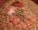 Foto del paso 3 de la receta: Cazuela de boqueroncillos, en salsa de tomate, ajo y perejil