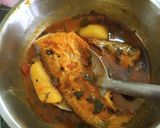 A picture of step 6 of Pabda Fish curry.