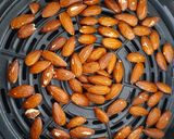 Foto del paso 1 de la receta: Almendras tostadas en freidora de aire