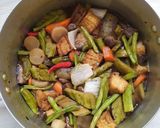 A picture of step 5 of Vegetarian Braised Vegetables.