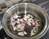 Foto langkah ke 3 dari resep Ayam kecap dengan sayuran.