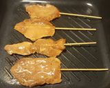 รูปขั้นตอนการทำที่ 2 ของ หมูปิ้งนมสด