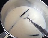 Une image de l'étape 1 de °Panacotta à la gelée de framboise°.