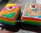 Foto langkah ke 8 dari resep Rainbow Gulung Mini.