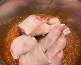 Foto del paso 5 de la receta: Manitas de cerdo con chorizo