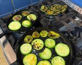 Foto del paso 1 de la receta: Pizza keto de berenjenas y zapallitos