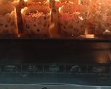 Foto langkah ke 3 dari resep Banana cokelat Muffin.