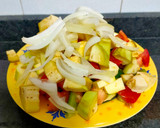 Foto del paso 1 de la receta: Champiñones con verduras 🍄🍅🧅🌶️🫑🧄🍆🥕