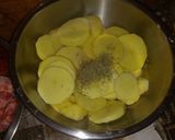 صورة لخطوة 1 من وصفة بطاطا كوشة🥔 بالمرقاز🥘