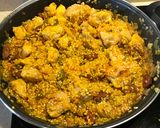 Foto del paso 5 de la receta: Paella de pollo con chorizo a mi estilo 😋