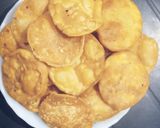 A picture of step 2 of Papri Chaat/ Chana papri Chaat.