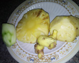 A picture of step 1 of Pineapple/cucumber/ginger juice.