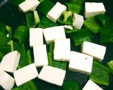 A picture of step 2 of Malai Paneer Capsicum Curry.