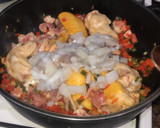 Foto del paso 4 de la receta: Arroz con pollo y gambas al aroma de tomillo