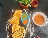 A picture of step 6 of Samosa (potato/peas samosa).