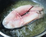 รูปขั้นตอนการทำที่ 1 ของ ปลาอินทรีย์ทอดราดยำไข่ปู