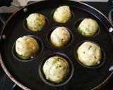A picture of step 4 of Sabudana vada in appe pan.