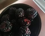 Foto del paso 8 de la receta: Bombones de chocolate relleno de zarzamoras en vinadas
