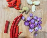 Foto langkah ke 2 dari resep Oseng Sambal Cumi Pete.