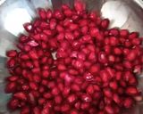 A picture of step 1 of Kiwi Pomegranate mocktail (Layered mocktail).