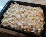 Tejszínes feta sajtos rakott csirke, burgonya chipssel recept fázis 7 fotója