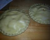 A picture of step 6 of Dad's Peach Pie.